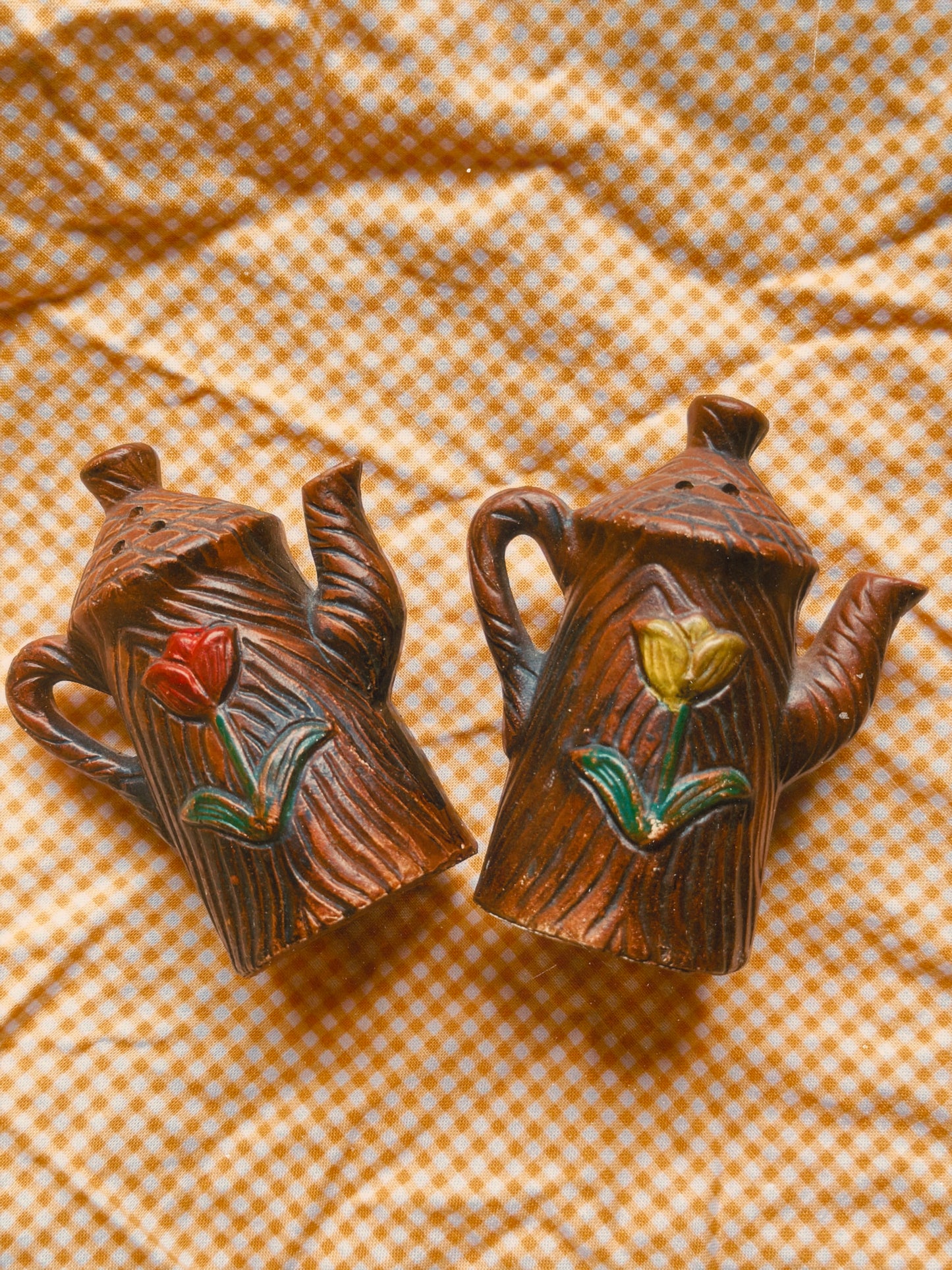 Vintage Mini Teapot Salt & Pepper Shakers (Faux Wood Grain) 🫖🌷