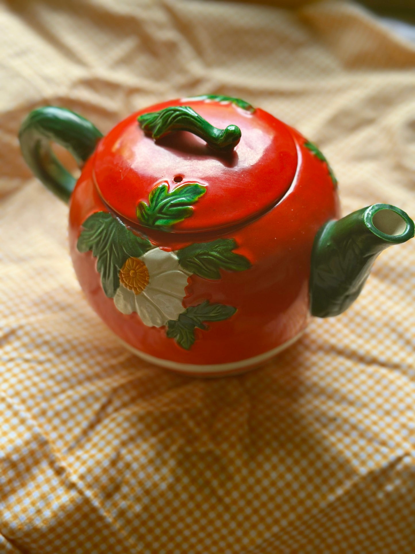 Vintage Strawberry (…or Tomato?) Teapot 🍓🍅 Teapot 🫖🌼