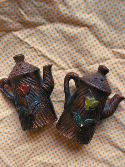 Vintage Mini Teapot Salt & Pepper Shakers (Faux Wood Grain) 🫖🌷