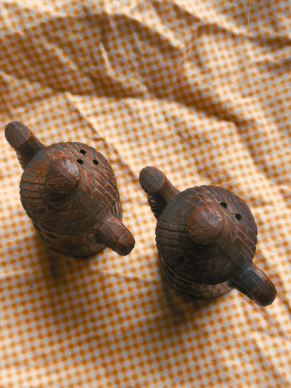 Vintage Mini Teapot Salt & Pepper Shakers (Faux Wood Grain) 🫖🌷